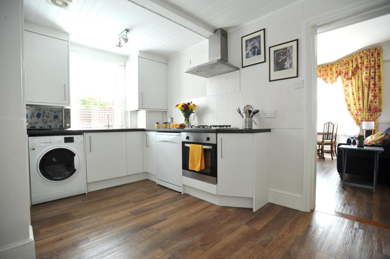 Beechurst Serviced Apartments Cheltenham Bagian luar foto