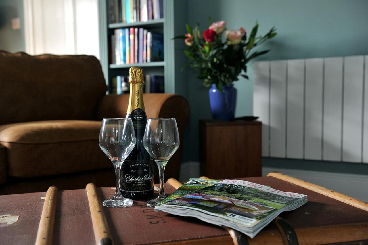 Beechurst Serviced Apartments Cheltenham Bagian luar foto