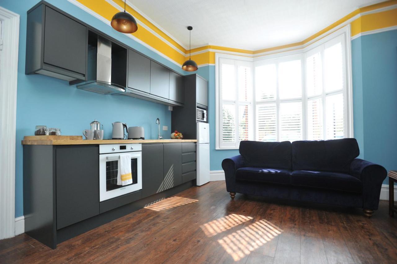 Beechurst Serviced Apartments Cheltenham Bagian luar foto