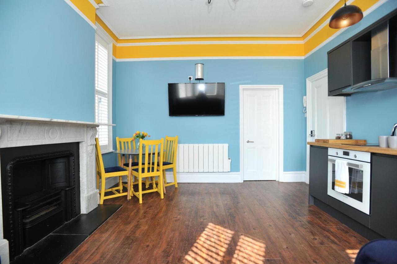 Beechurst Serviced Apartments Cheltenham Bagian luar foto